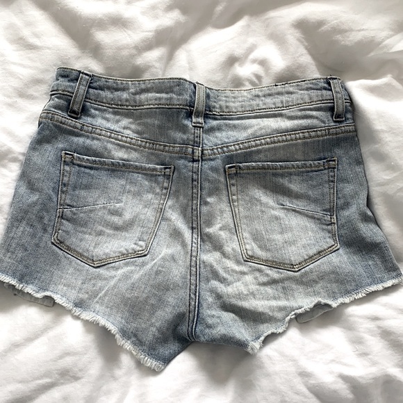 Aritzia Talula Jean shorts - Picture 2 of 3
